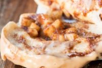 Maple Glazed Apple Pie Pull-Apart Bread
