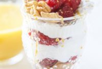 Spiced Berry Crunch Yogurt Parfait