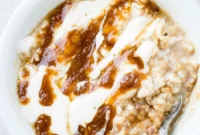 Healthier Cinnamon Roll Oatmeal