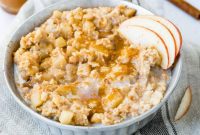 Overnight Apple Pie Oatmeal