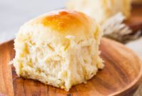 Pillowy Hawaiian Sweet Rolls