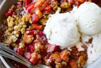 Strawberry Rhubarb Crisp