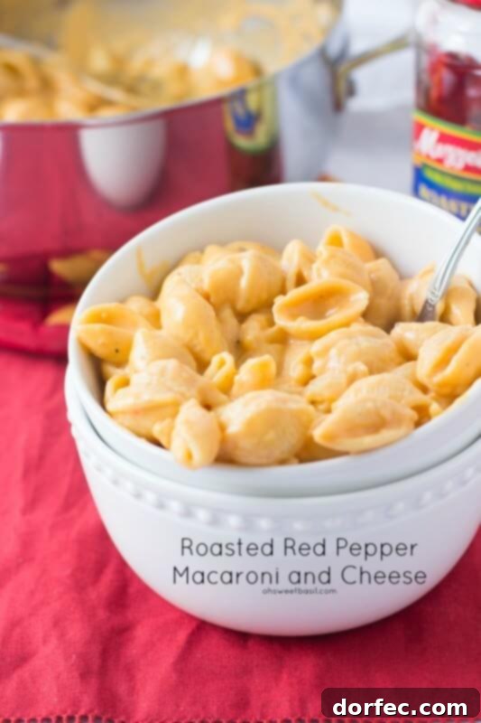 Creamy Roasted Red Pepper Macaroni and Cheese - a hidden veggie delight!