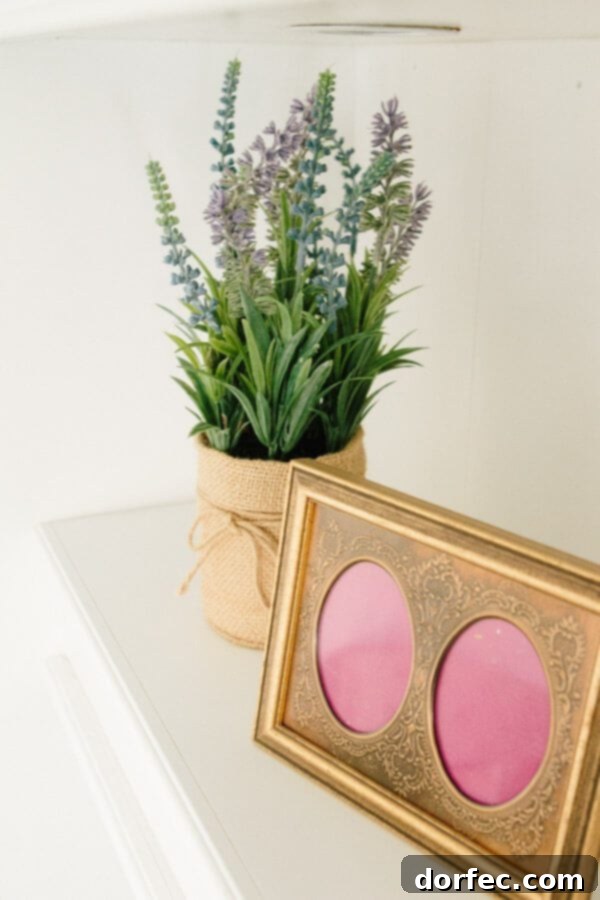 Blending aesthetics with personal touches for a truly unique office. Personalized office space with meaningful decor items and comfortable seating
