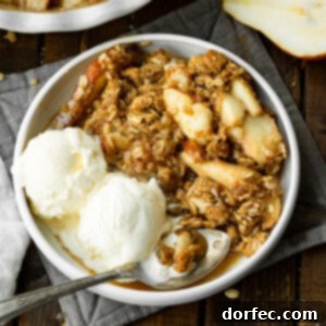 A beautifully baked pear crisp ready to be served.